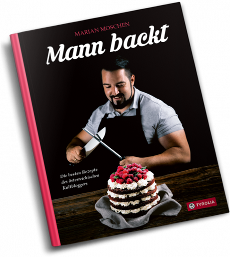 Mann backt