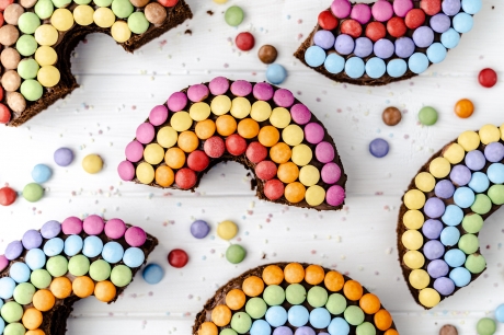 Unterm Regenbogen – Minicakes zum Fasching 5-9 Jahre