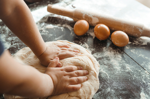 Brotbacken mit Kindern
